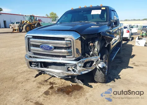 2015 Ford F-250 Xlt z USA, uszkodzony, nr VIN 1FT7X2B64FEC77334